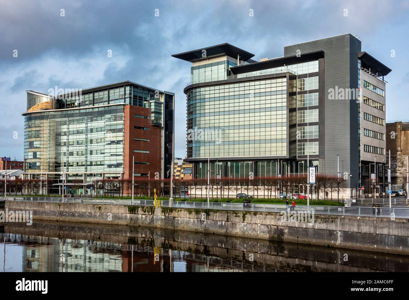Scottish Government building at 5 Atlantic Quay 150 Broomielaw Glasgow Scotland UK right with 200 Broomielaw left Stock Photo