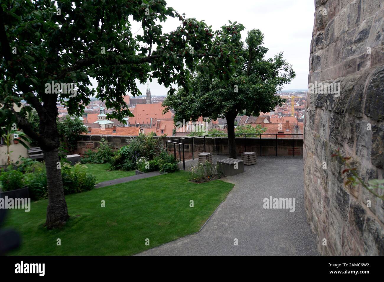 historische Altstadt Nürnberg Blick in den MerianGarten auf der