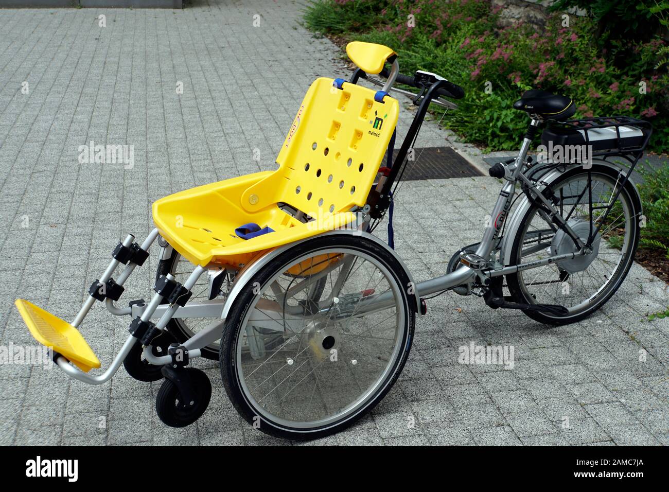 E-Trike mit Sitzplatz für Menschen mit Behinderung,Malmedy,Provinz Lüttich, Belgien Stock Photo