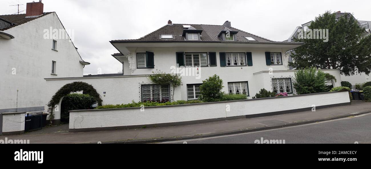 Denkmal-geschützte Doppelhaus-Villa, Köln-Lindenthal, Nordrhein-Westfalen, Deutschland Stock Photo