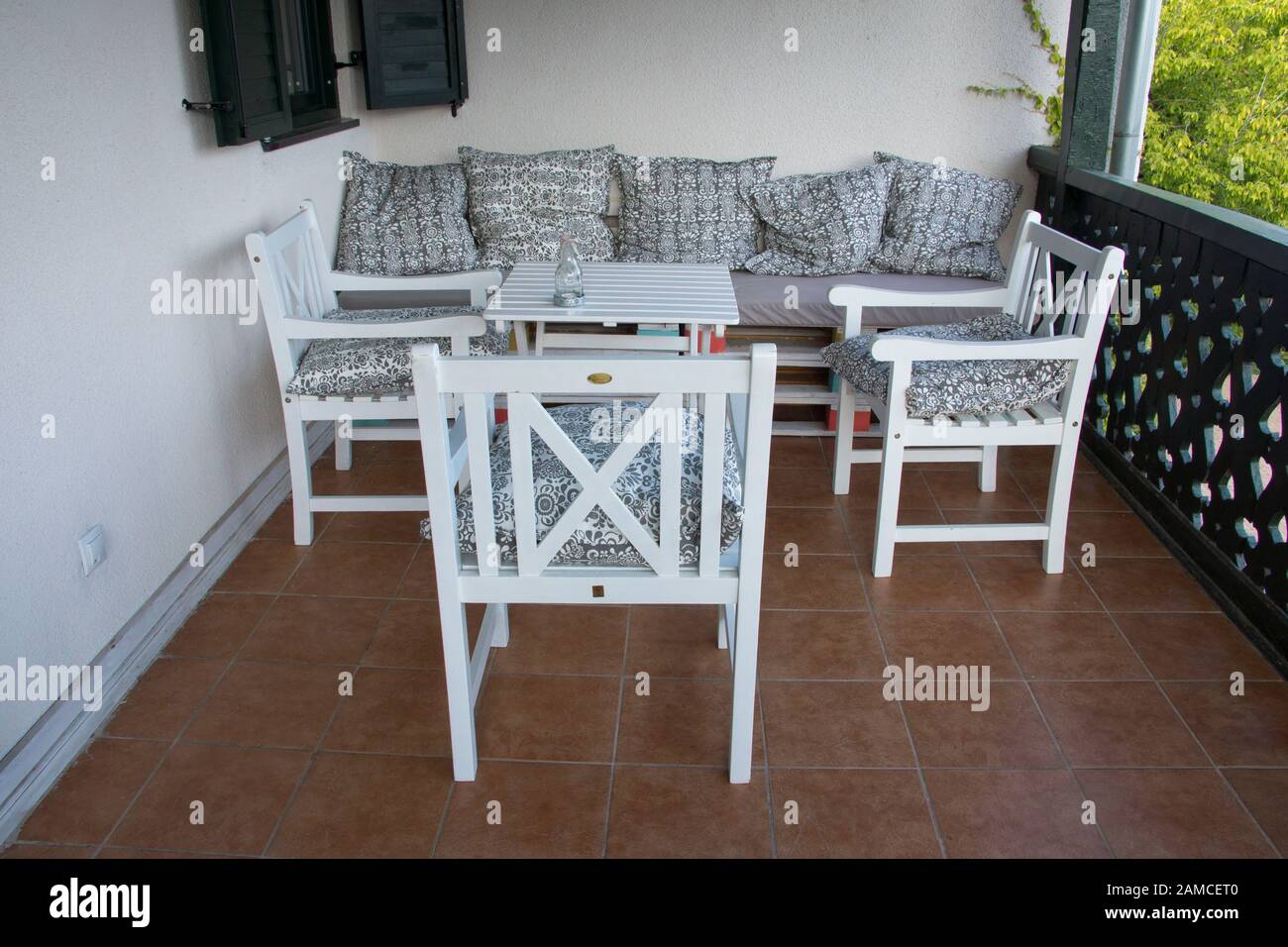 Veranda white hi-res stock photography and images - Alamy