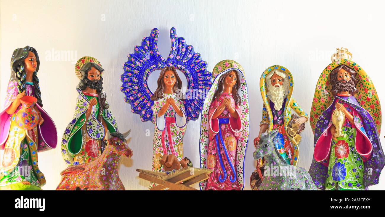 Mexican woman statues hi-res stock photography and images - Alamy