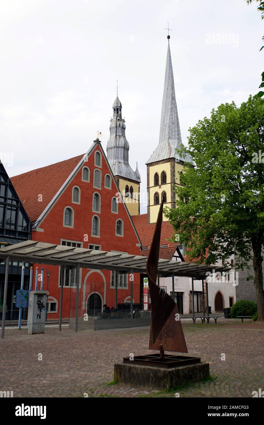 Blick vom Waisenhausplatz zur evangelischen Pfarrkirche, Lemgo, Nordrhein-Westfalen, Deutschland Stock Photo