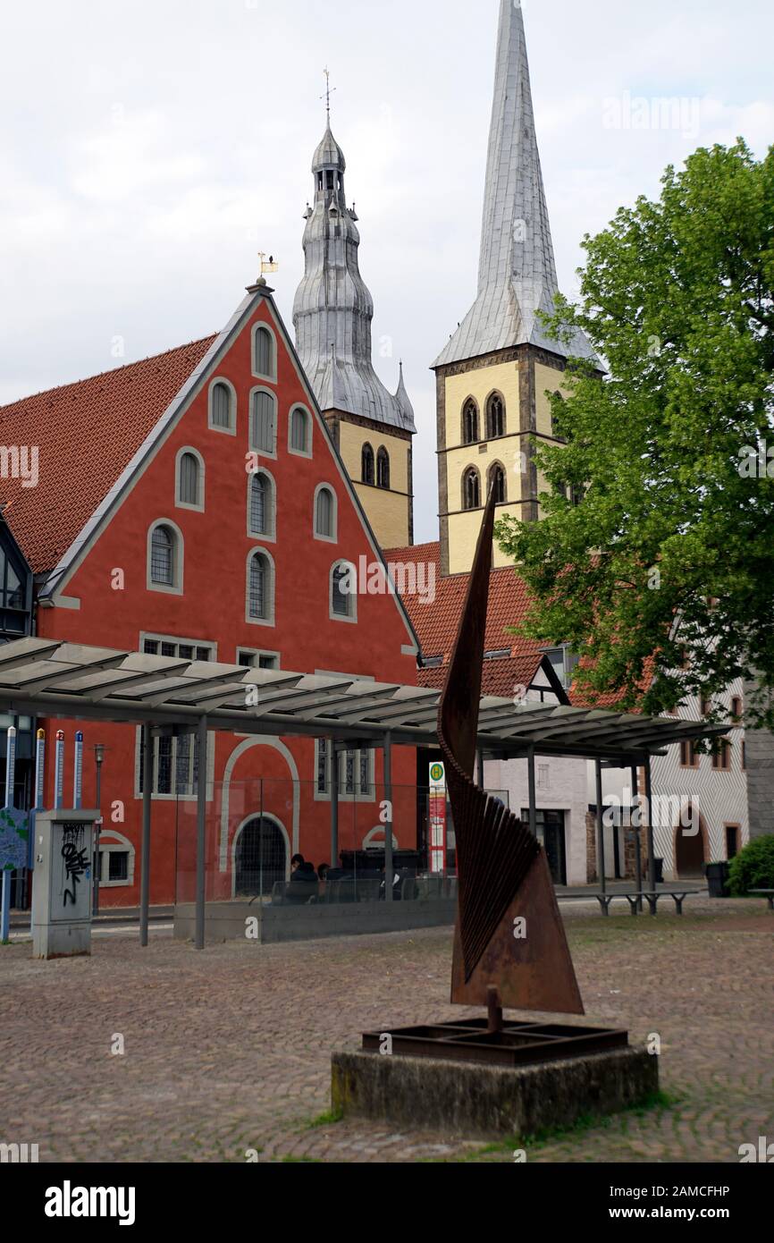 Blick vom Waisenhausplatz zur evangelischen Pfarrkirche, Lemgo, Nordrhein-Westfalen, Deutschland Stock Photo