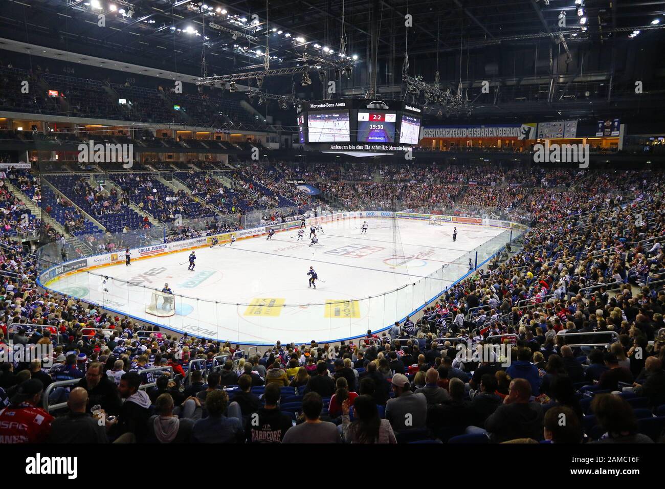 Deutsche eishockey liga 2 hi-res stock photography and images