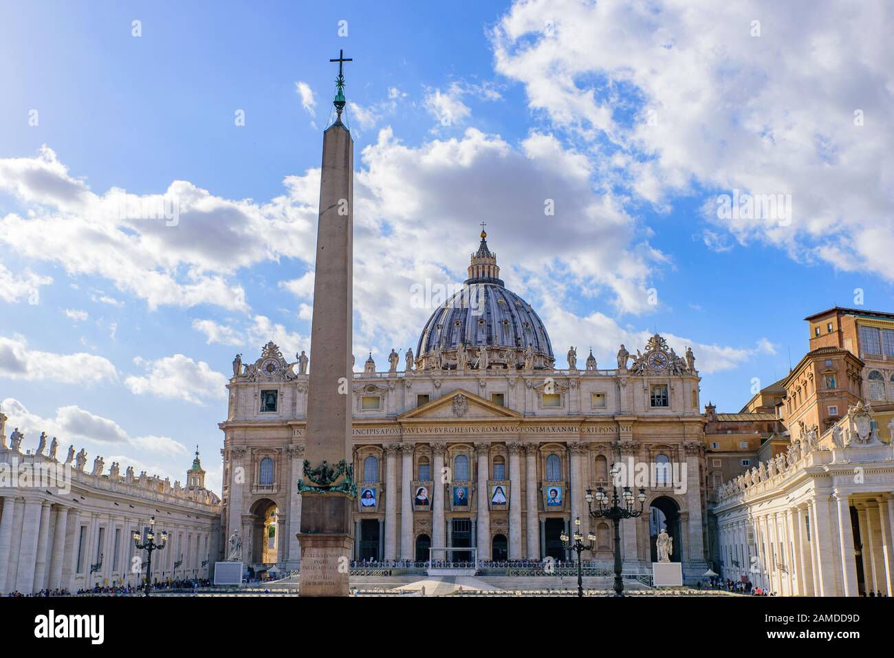 St. Peter's Basilica in Vatican City, the largest church in the world Stock Photo