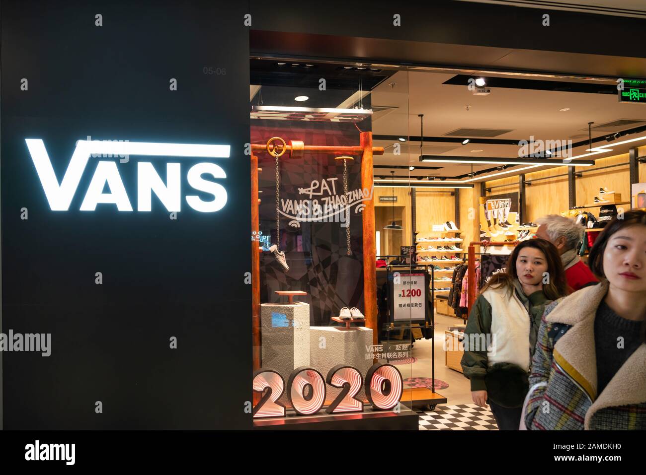 vans store independence mall