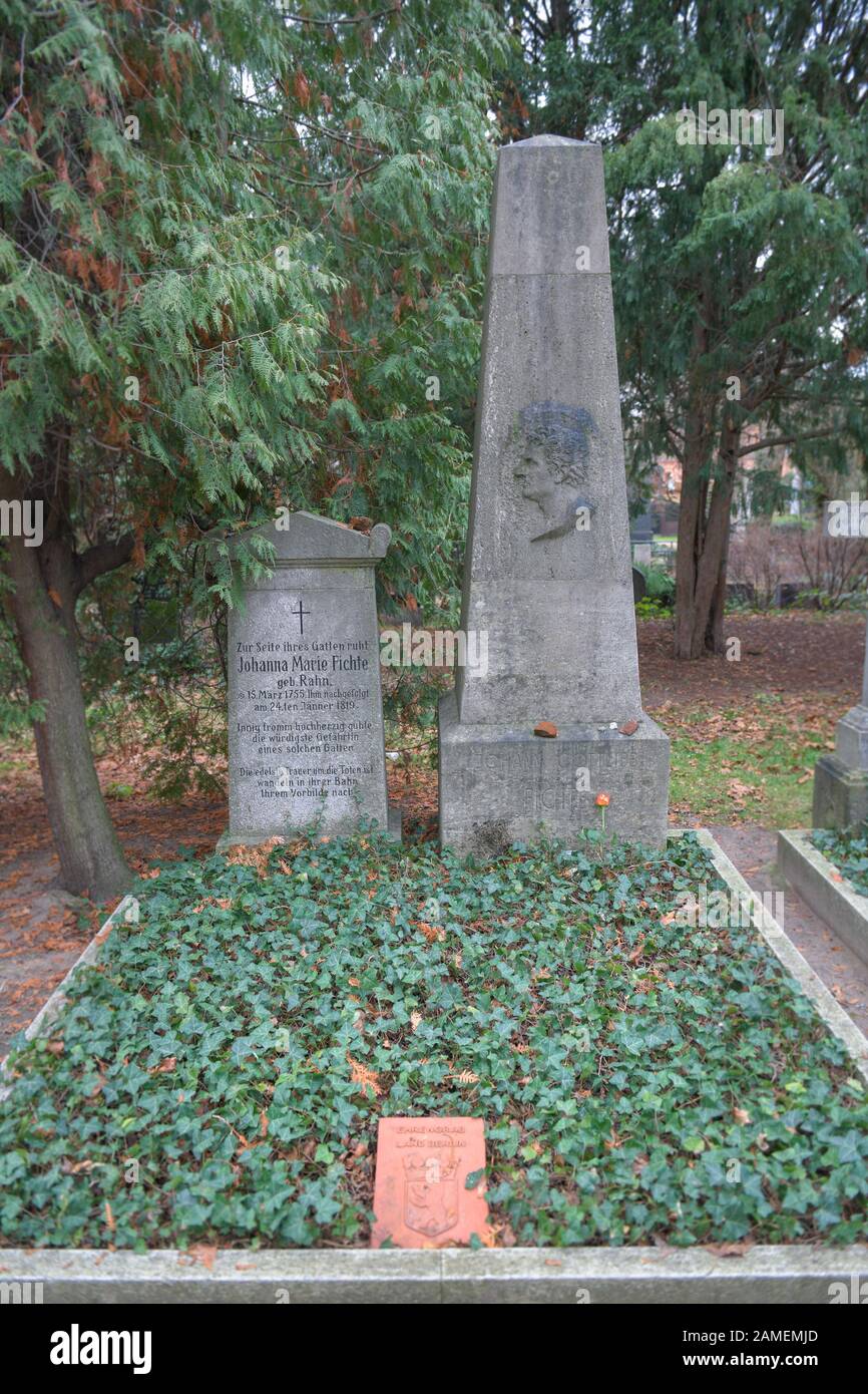 File:Grave of Fichte and wife 1.JPG - Wikimedia Commons