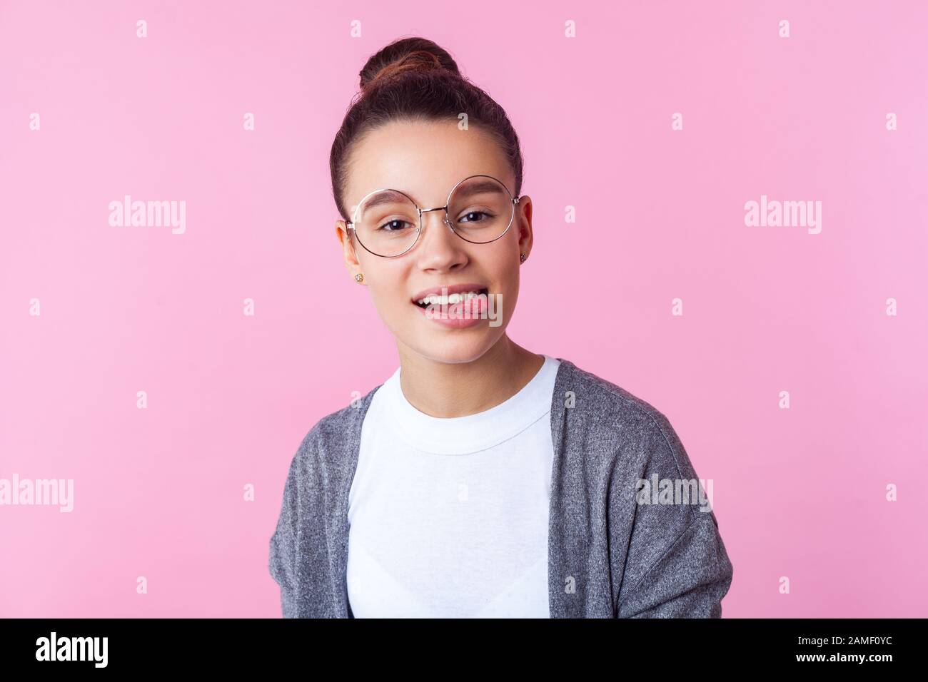 Pink round glasses hi-res stock photography and images - Alamy