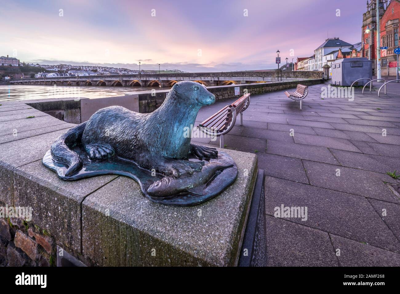 Tarka the otter book hi-res stock photography and images - Alamy