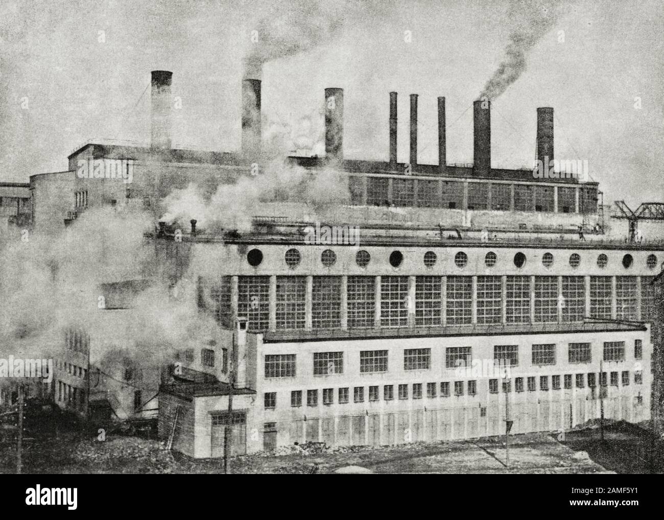 The life in Soviet Union in 1930s. From soviet propaganda book. Central themo-electric station at Berezniki. Stock Photo