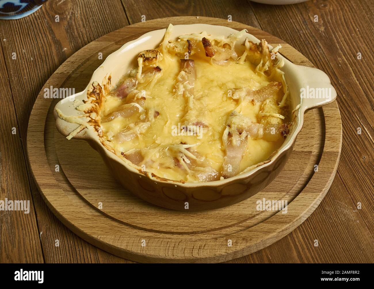 Bacon Cheeseburger Tater Tot Casserole, large bowl, combine cooked beef