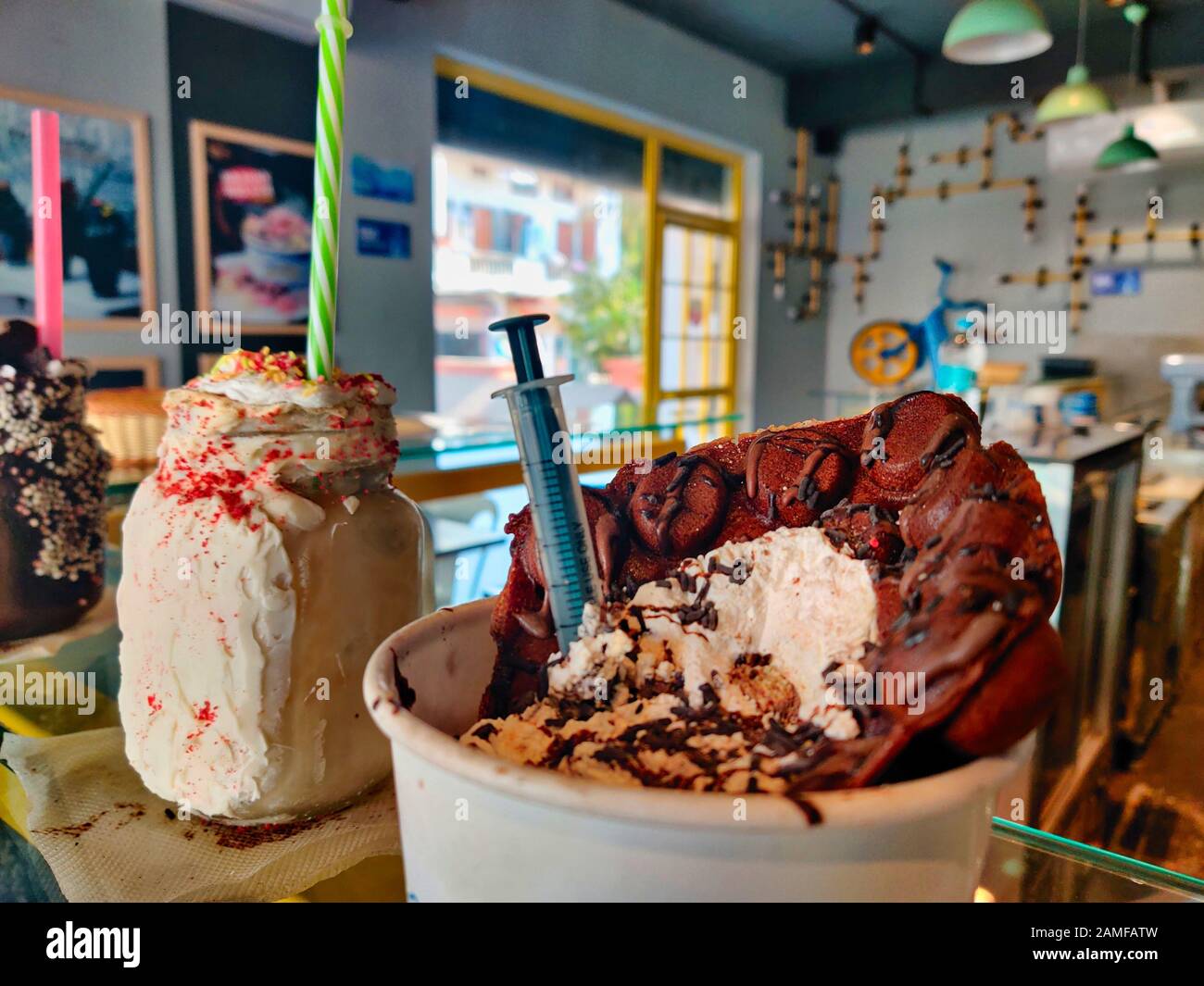 Nitrogen ice cream parlour hires stock photography and images Alamy