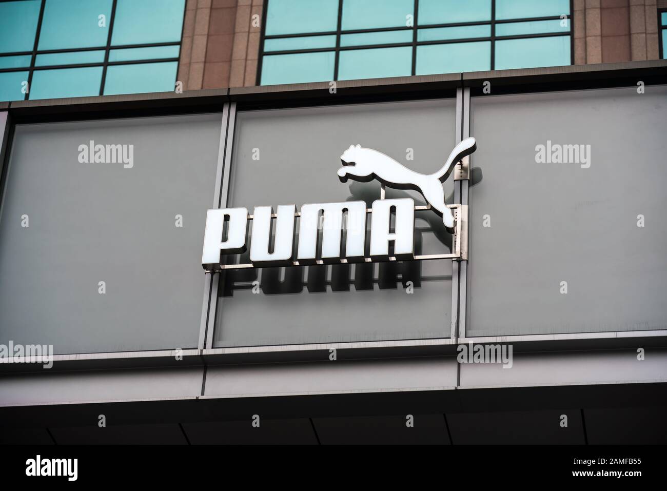 tabe Kinematik målbar German multinational shoe and sportswear company Puma logo seen in Shanghai  Stock Photo - Alamy