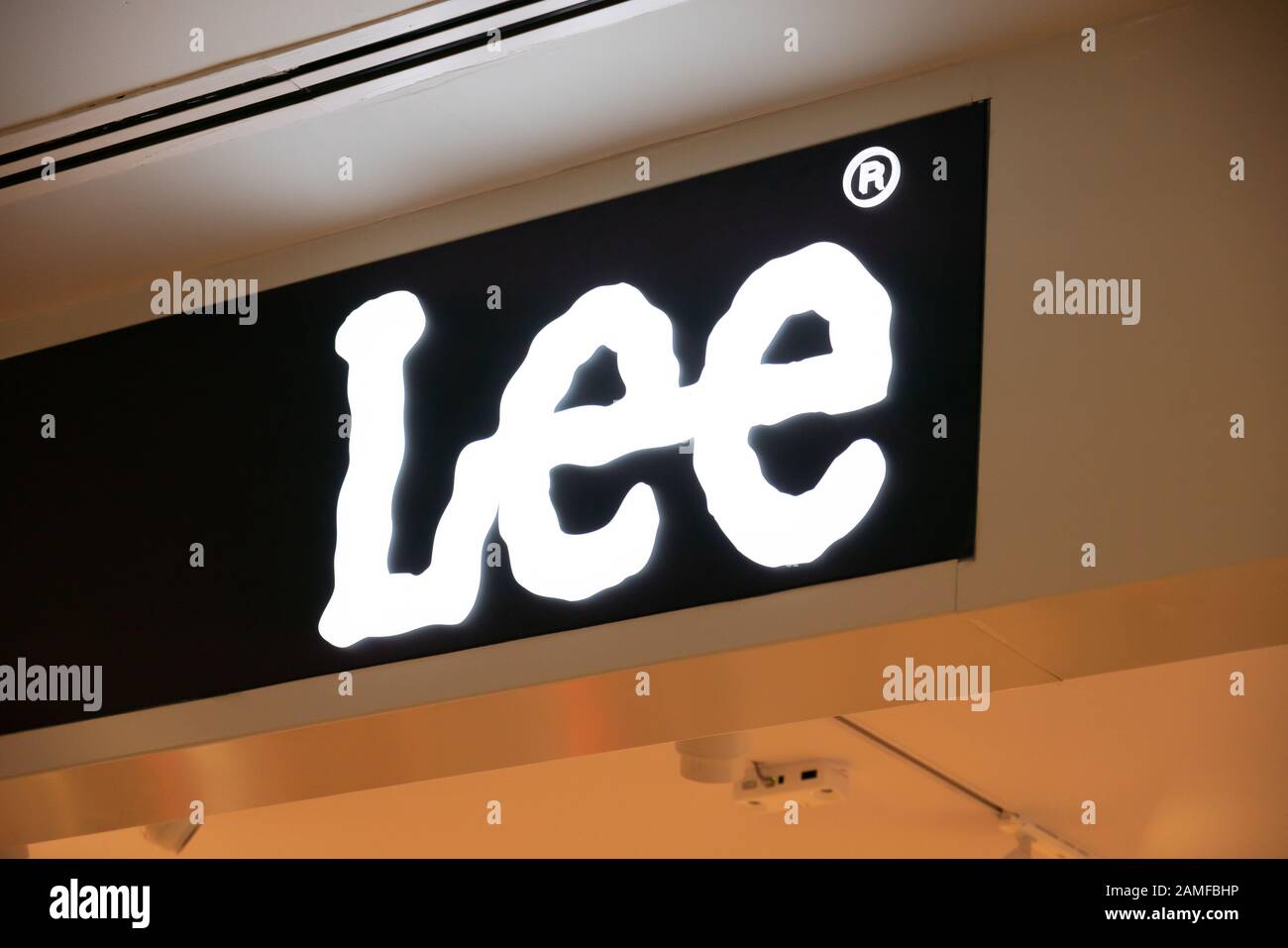 American denim jeans brand Lee logo seen in Shanghai Stock Photo - Alamy