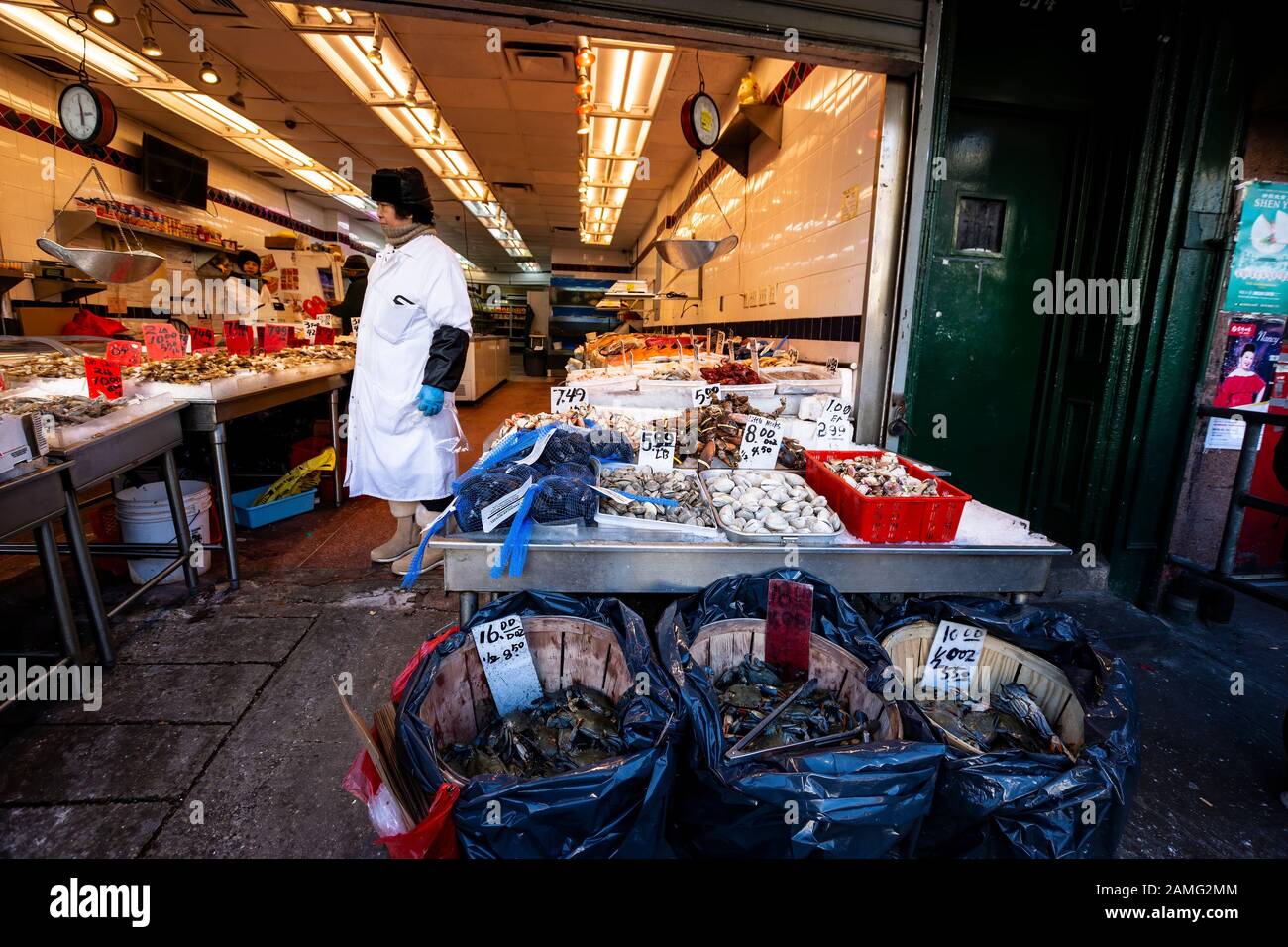 Grocery Store Front New York City High Resolution Stock Photography And Images Alamy