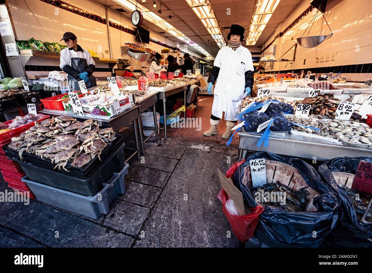 Grocery Store Front New York City High Resolution Stock Photography And Images Alamy