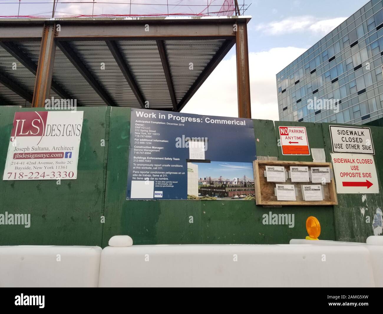 View of signage outside construction zone on 10th Street in Long Island City, Queens, New York, March 11, 2019. () Stock Photo