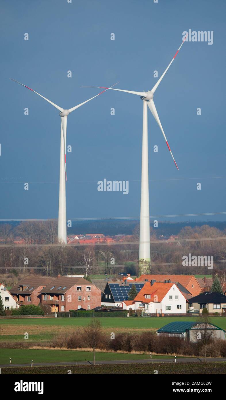 Hanover, Germany. 13th Jan, 2020. Wind turbines are located near the community of Beckedorf in the district of Schaumburg. Last year, the construction of new wind turbines on land in Germany fell to its lowest level in more than 20 years. According to preliminary figures, only 276 new wind turbines were commissioned with a total output of 940 megawatts. The grand coalition continues to argue about rules for the distance between wind turbines and housing estates. Credit: Julian Stratenschulte/dpa/Alamy Live News Stock Photo
