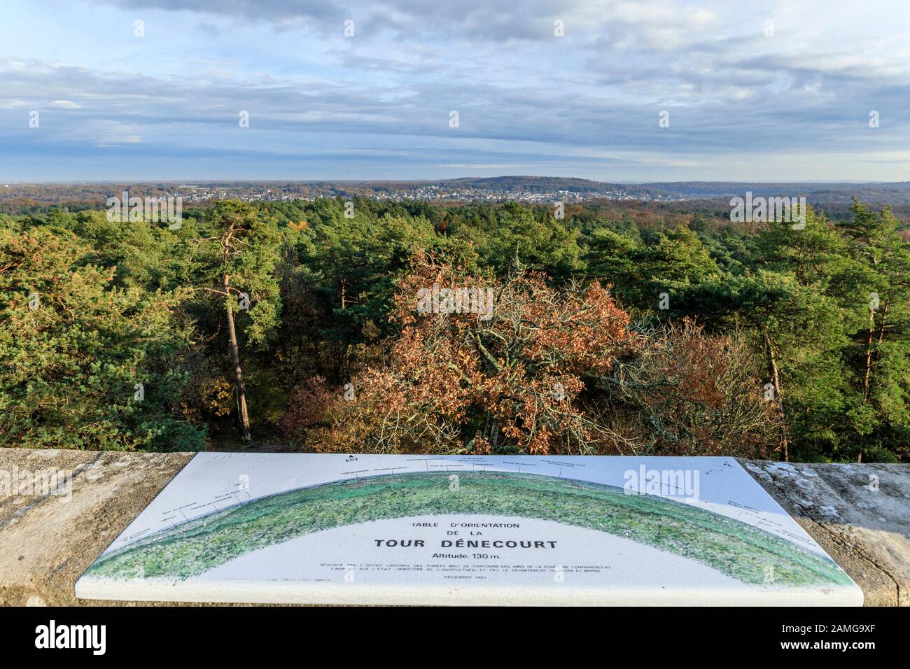 France, Seine et Marne, Fontainebleau, Fontainebleau forest, Fontainebleau and Gatinais Biosphere Reserve by UNESCO, orientation table and panorama fr Stock Photo