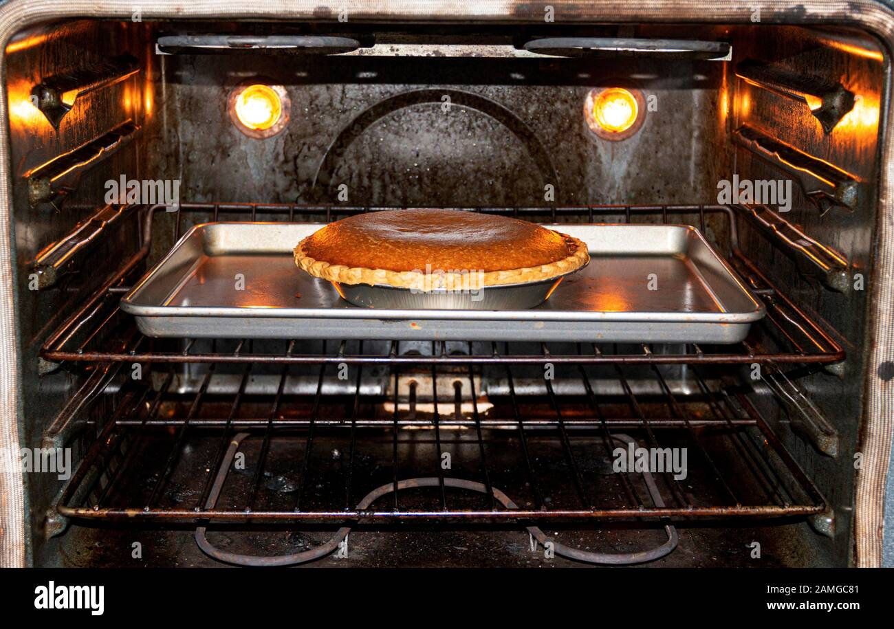 Hot pie in oven hires stock photography and images Alamy