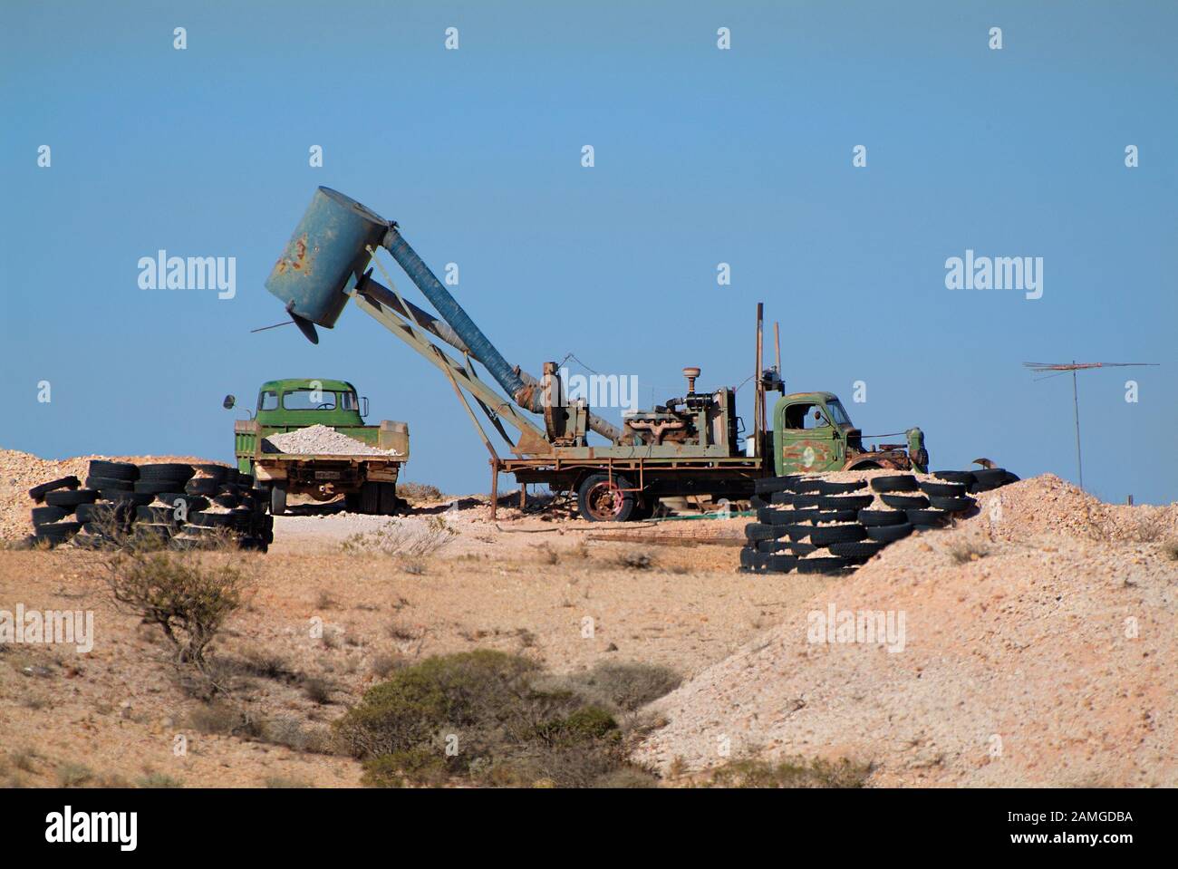 Opal mining equipment in Coober Pedy, Australia Stock Photo - Alamy