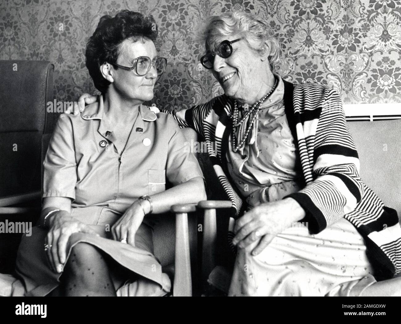 Elderly women laughing uk hi-res stock photography and images - Alamy