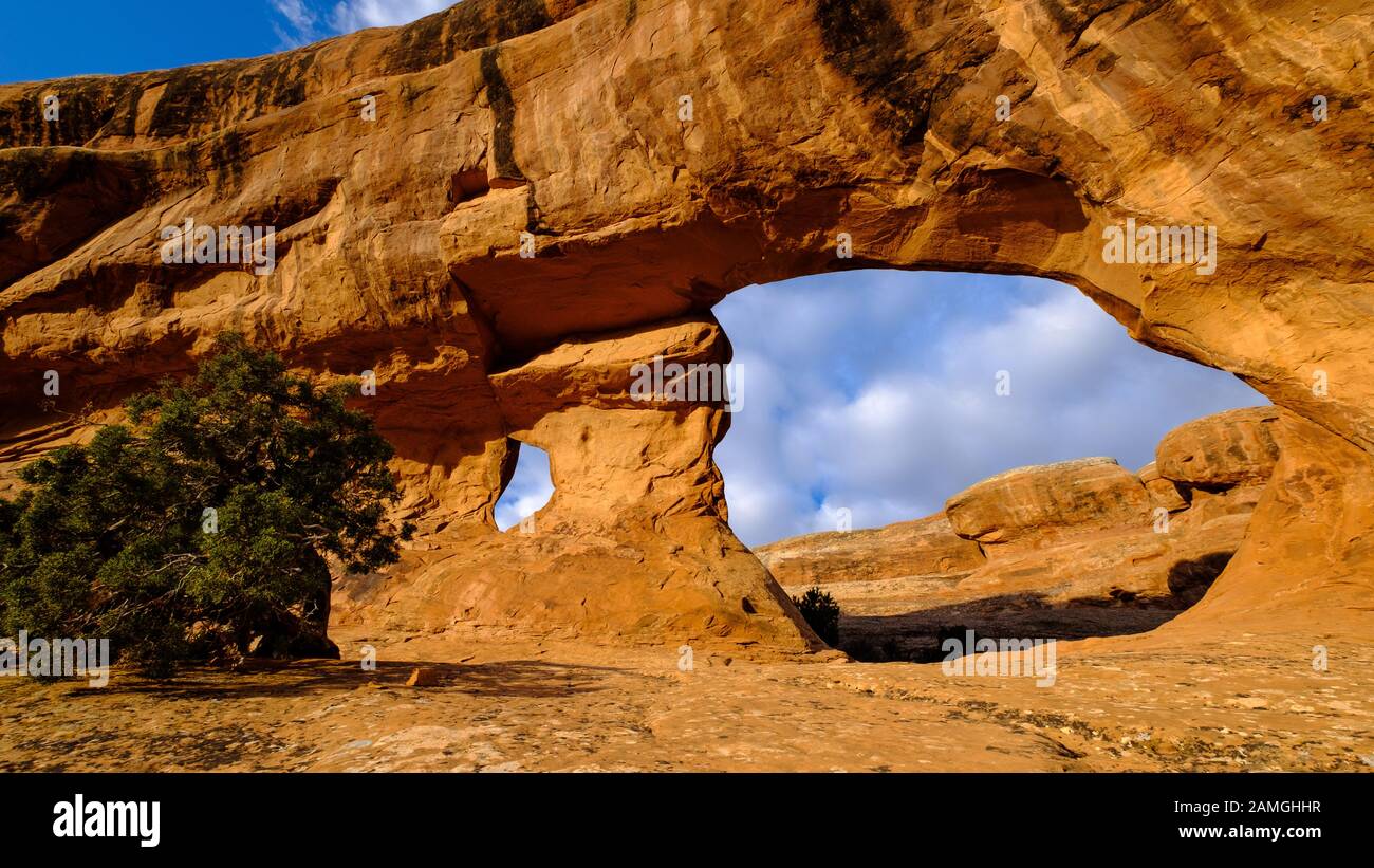 Balanced Rock, Arches National Park, Moab, Utah Stock Photo