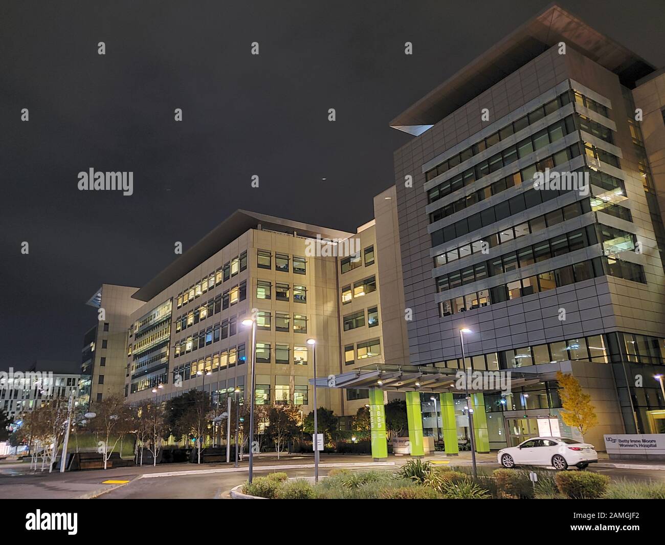 Night View Of The University Of California San Francisco Hi-res Stock ...