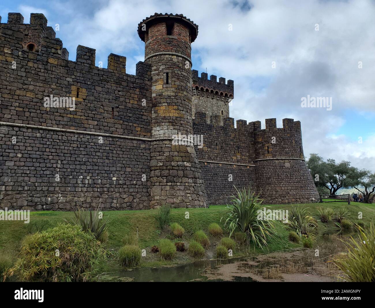 Walls and ramparts at Castello di Amorosa, a vineyard in the Calistoga AVA of the Napa Valley in the California Wine Country, housed in a large reconstruction of a Tuscan castle, Calistoga, California, December 22, 2019. Castello di Amorosa is a popular tourist destination for visitors to the Napa Valley. () Stock Photo