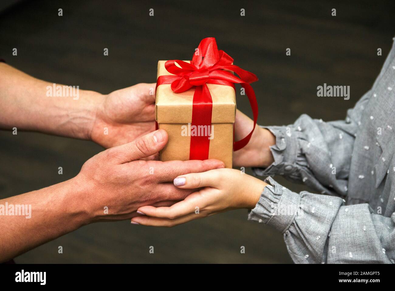 Подарок. Два подарка. Подарок. Два подарка от бывшего полностью. Два подарка от бывшего полностью.