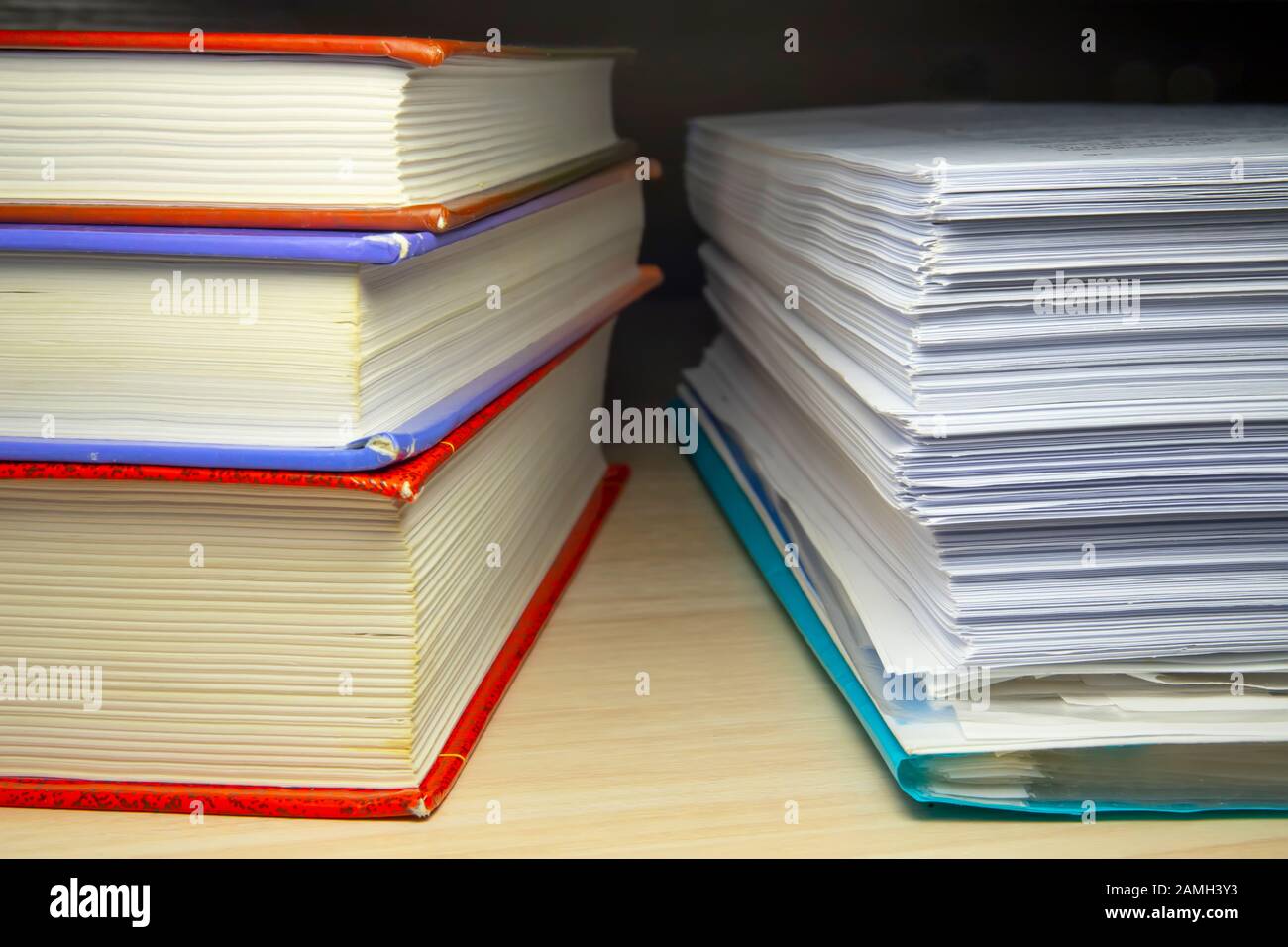 Pile of papers on desk hi-res stock photography and images - Alamy