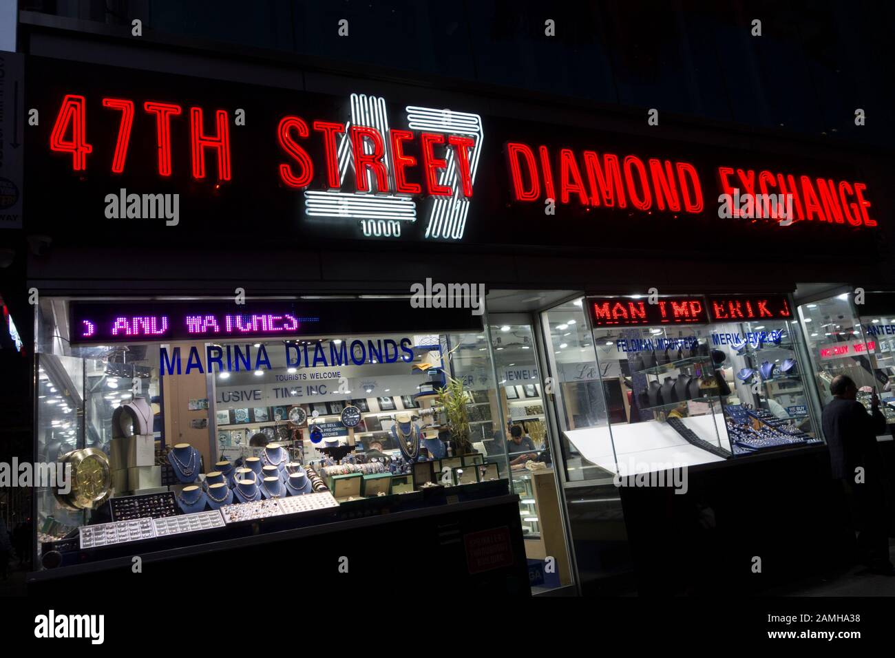 47th Street Diamond Exchange at the corner of 47th Street and Sixth Avenue in the diamond district on E. 47th Street, Midtown Manhattan, New York City Stock Photo