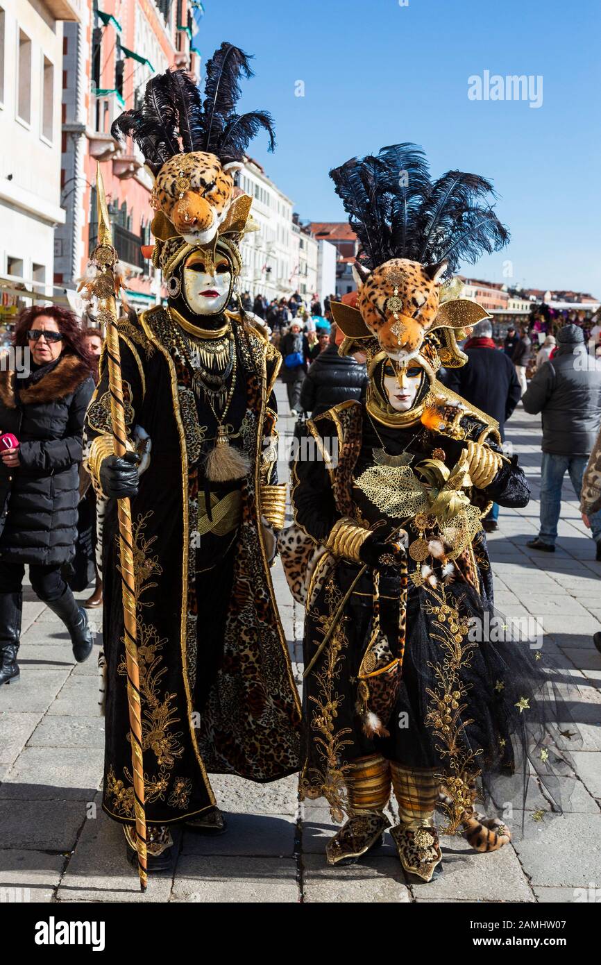 Costumed people venice carnival hi-res stock photography and images - Alamy