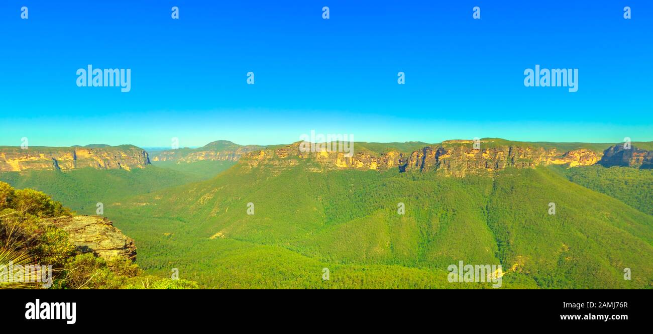 Blue mountains range hi-res stock photography and images - Alamy
