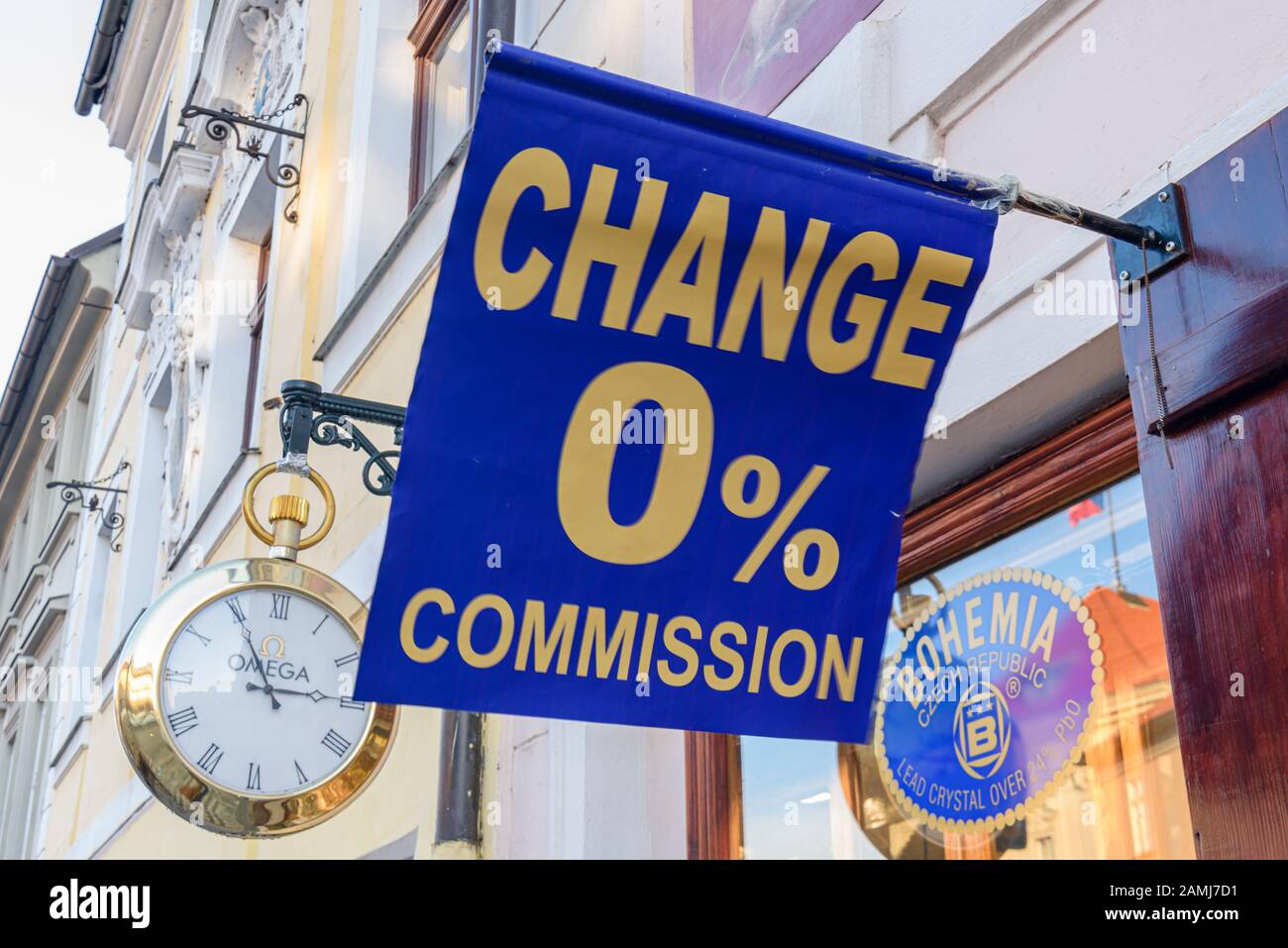 Sign Outside A Bureau De Change Offering Money Exchange With 0 Commission Stock Photo Alamy
