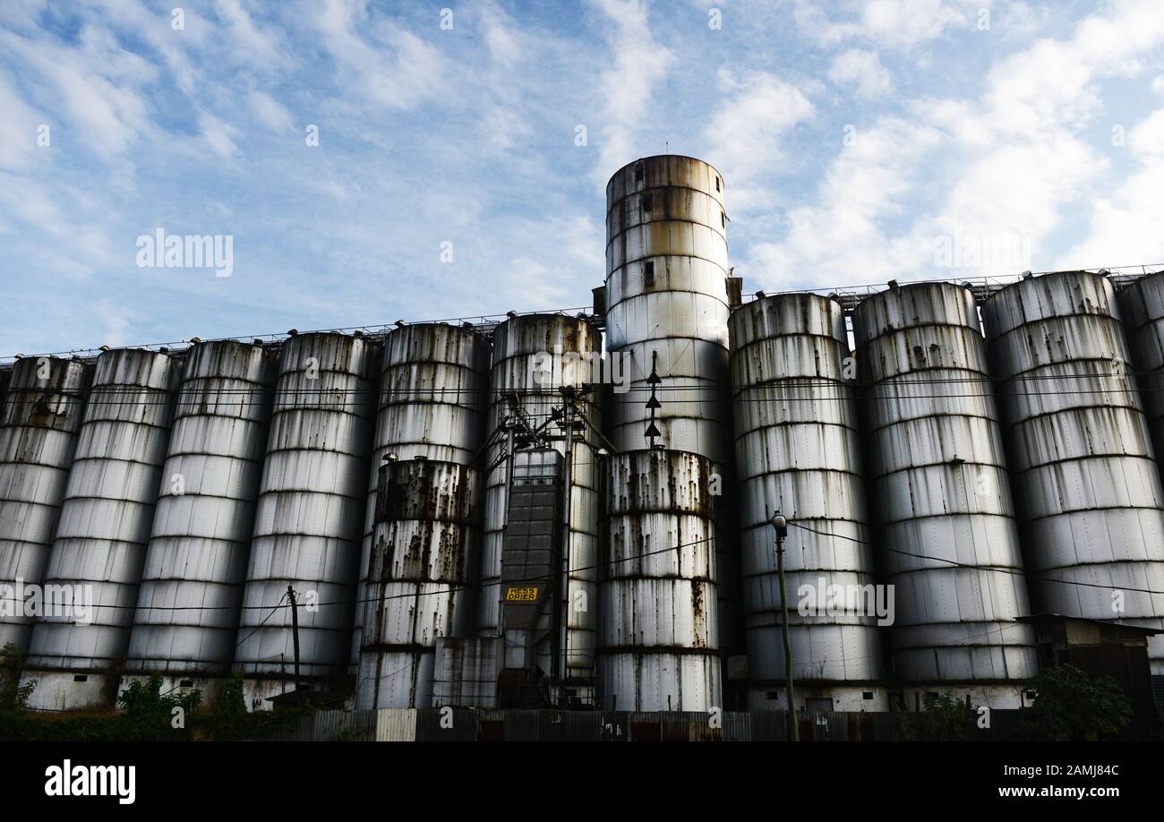 Grain storage africa hires stock photography and images Alamy