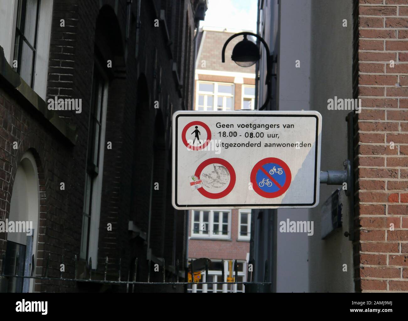 Time regulating hi-res stock photography and images - Alamy