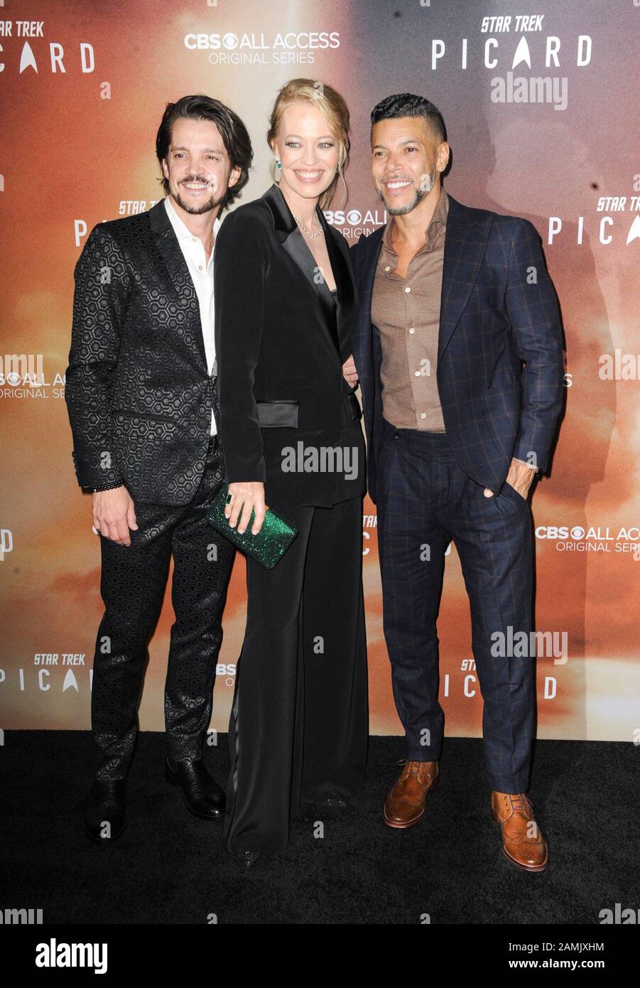 Wife and santiago cabrera Yahoo on