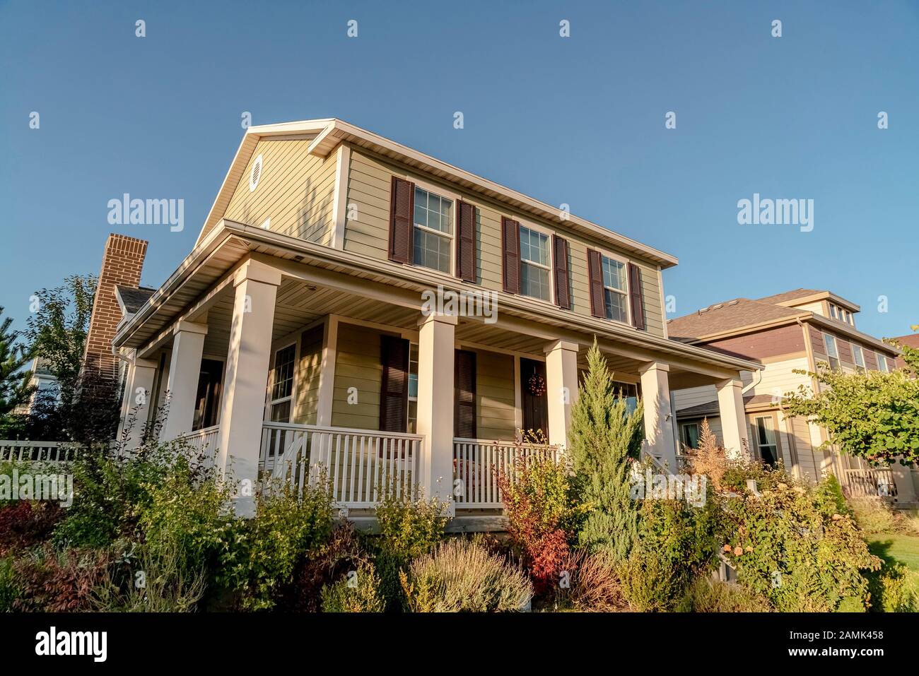Wrap around veranda hires stock photography and images Alamy
