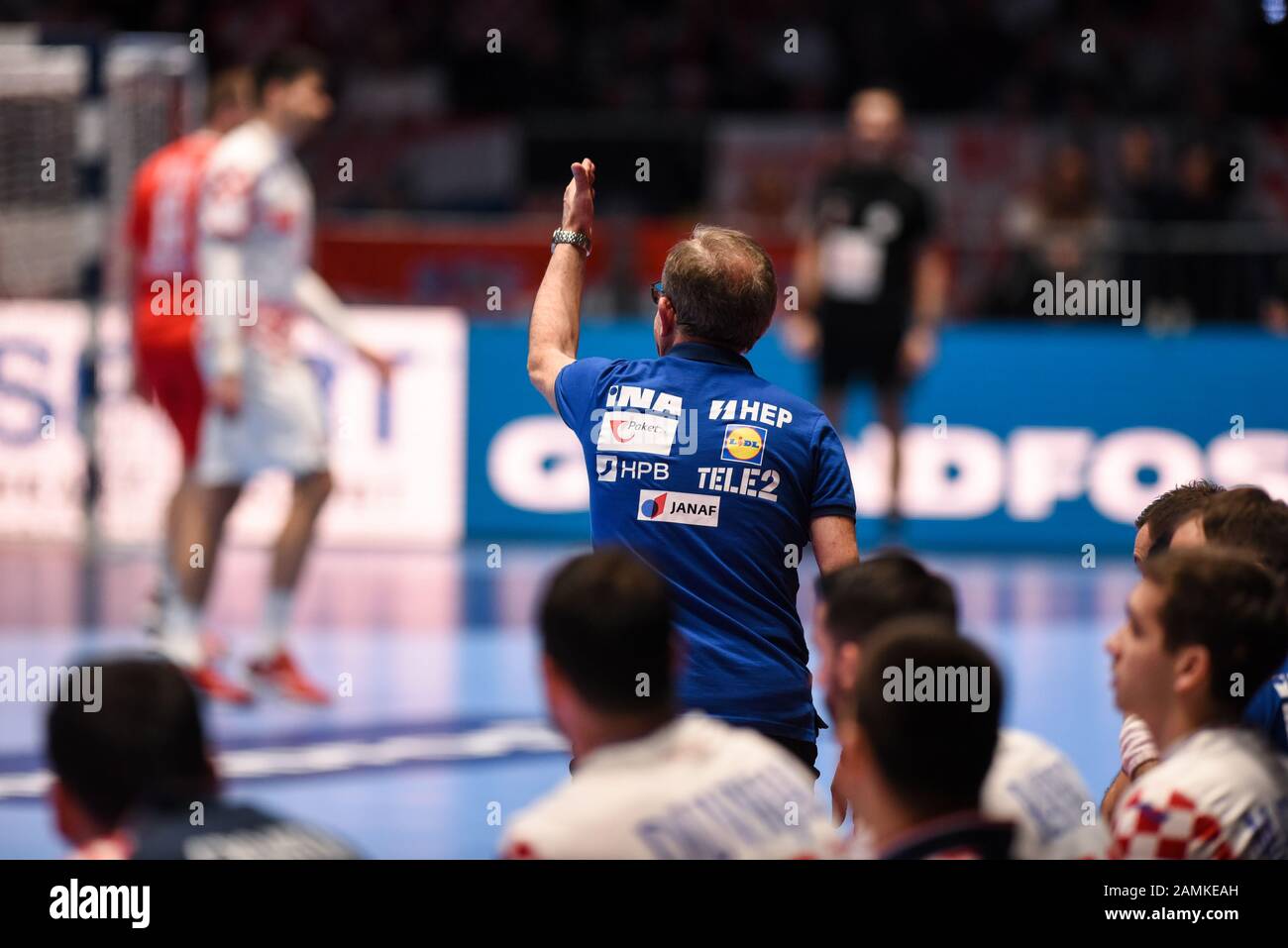 Head coach of croatia hi-res stock photography and images - Alamy
