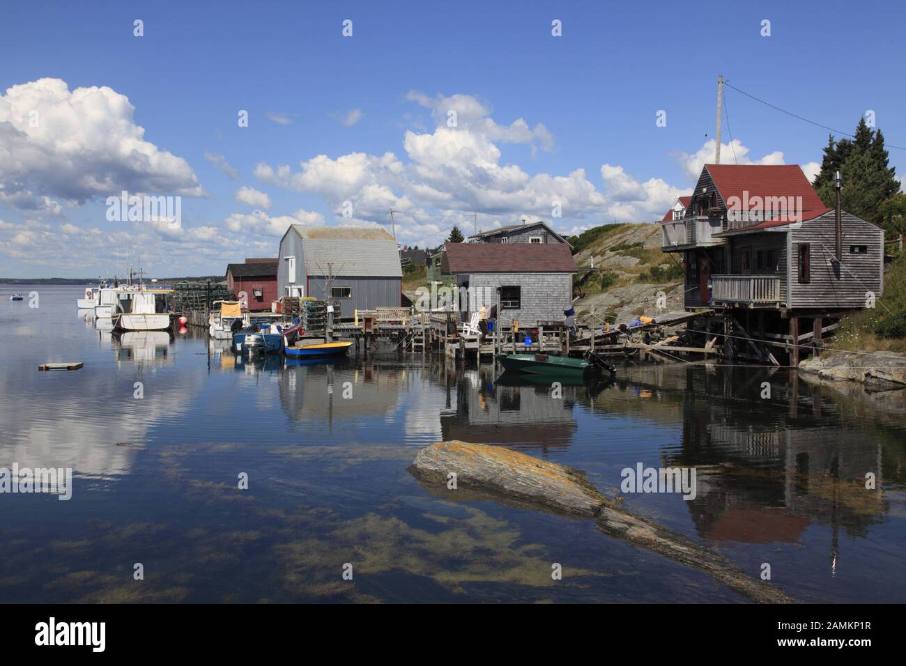 Lighthouse mahone bay hires stock photography and images Alamy