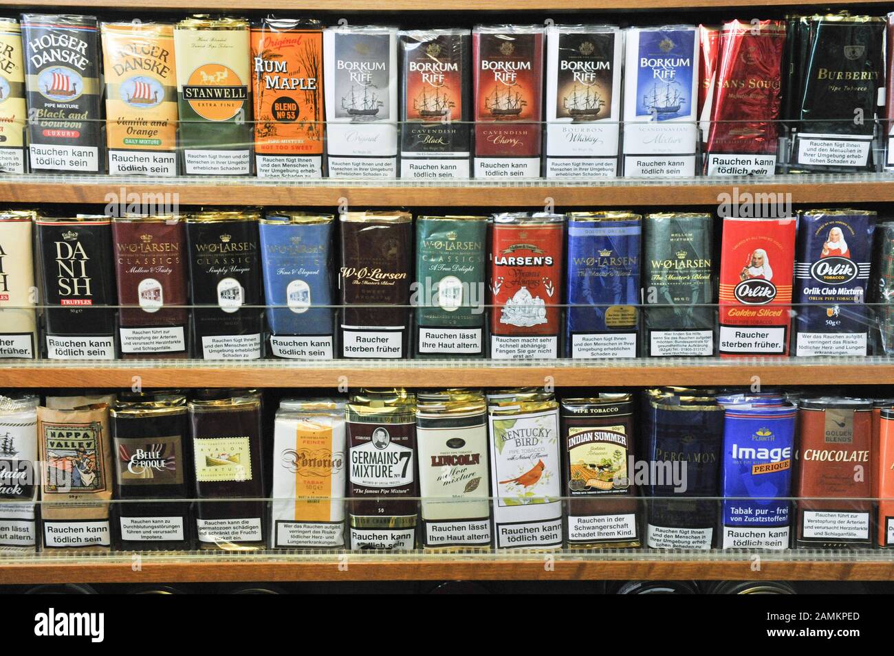 Les paquets de tabacs - Page 3 Tobacco-shelf-in-the-cigar-shop-of-the-max-zechbauer-tabakwaren-gmbh-und-co-kg-in-the-zechbauer-haus-in-residenzstrasse-10-automated-translation-2AMKPED