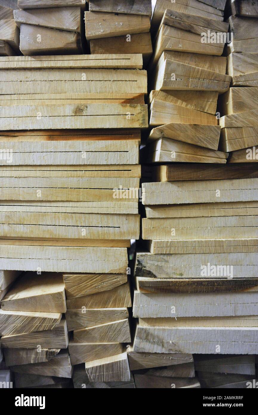 In the of ALPENTONHOLZ PAHLER stacked resonance wood, which