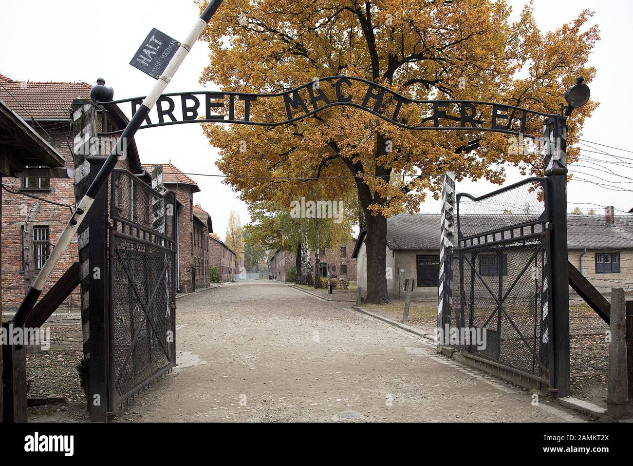 Camp gate with the inscription 'Arbeit macht frei' at the entrance to the memorial site in the former concentration camp Auschwitz 1. [automated translation] Stock Photo