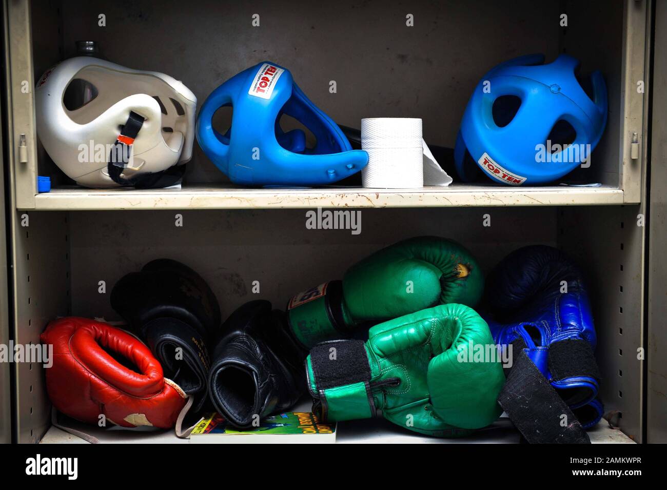 Headgear for the boxing training of TSV 1860 Munich in the sports hall of the Wittelsbacherschule in Auenstraße 19. [automated translation] Stock Photo