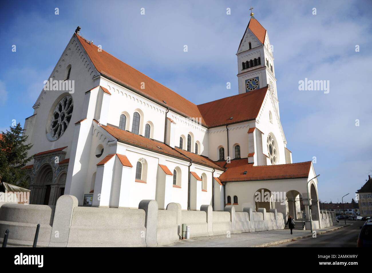 Exterior view of the parish church Maria Schutz in Pasing. [automated  translation] Stock Photo - Alamy