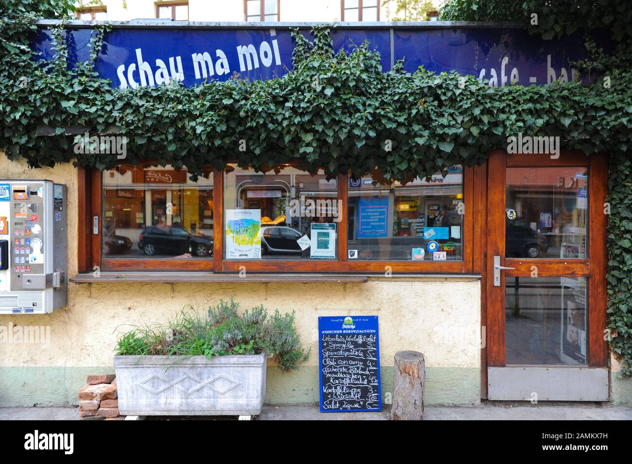 The restaurant 'Schau ma amoi' in the Tegernseer Landstraße 82 in 81539 Munich-Giesing. [automated translation] Stock Photo