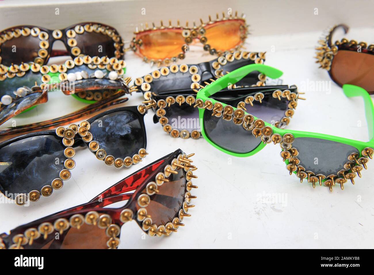 The dressmaker's shop 'La Silhouette' in Pariser Strasse 13 in Haidhausen offers young women from all over the world with difficult biographies the opportunity to train as dressmakers. In the picture sunglasses with thumbtack rivets. The institution is supported by the non-profit association 'Junge Frauen und Beruf e.V.'. [automated translation] Stock Photo