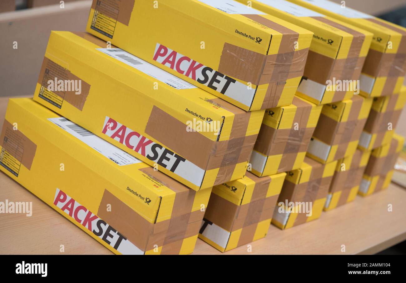 Dhl delivery base hi-res stock photography and images - Alamy